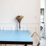 Stylish Studio Apartment For 2 Bastille